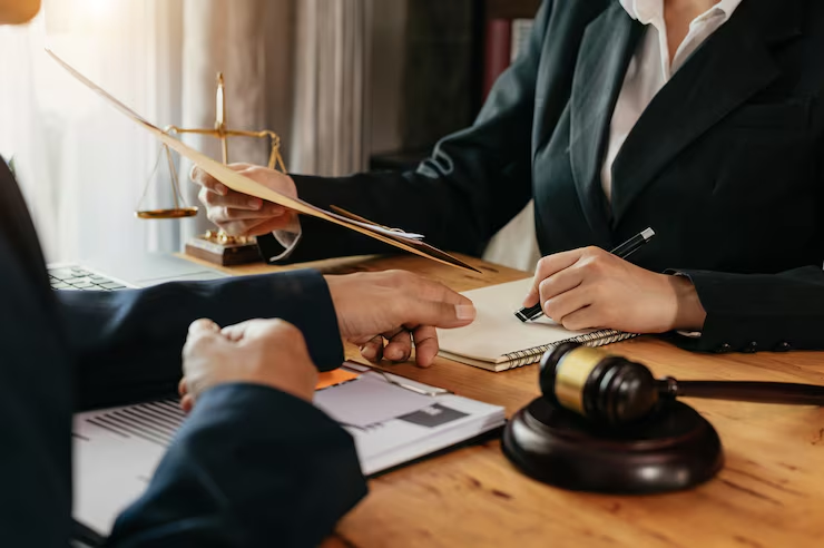 Business Litigation Attorney Helping Businesses Navigate Legal Challenges